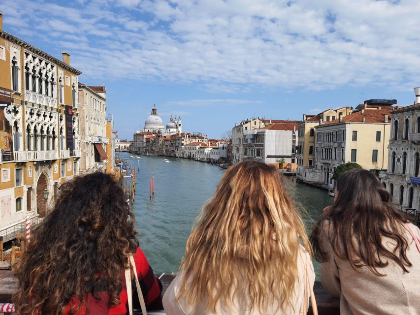 Venice: Walking Guided Tour of the City Must-See Sites - From Scuola Grande di San Rocco into San Polo: Venice’s layered neighborhoods