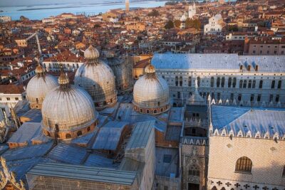 Venice Walking Tour plus Skip the Lines Doge's Palace and St Mark's Basilica Tours - Piazza San Marco: A Quick Hit Before the Tickets