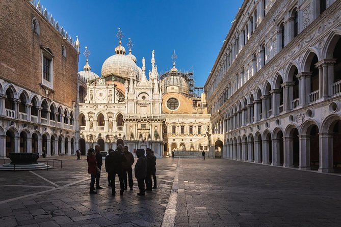 Venice: Winter Pass Top Attractions & City Walking Tour - First Stop: Palazzo delle Prigioni Nuove and the Sighs Connection
