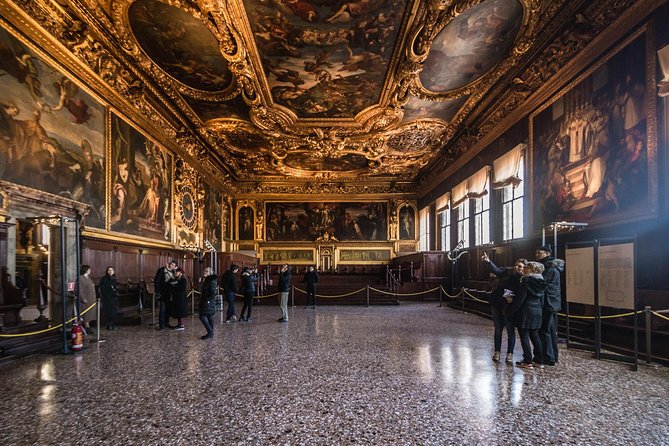 Venice: Winter Pass Top Attractions & City Walking Tour - Canal Grande Audioguide: Seeing the S-Curve with a Plan