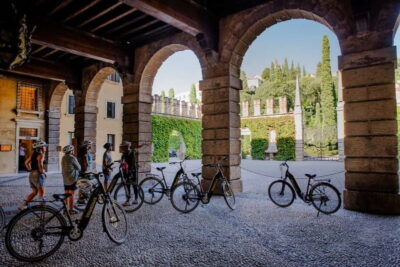 Verona: City E-Bike Tour with Lunch - The city loop: cobblestones, classic angles, and guided flow