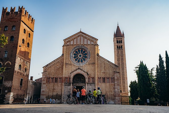 Verona e-bike tour: city center and panoramic views - Castelvecchio and San Zeno: ending with a calmer side