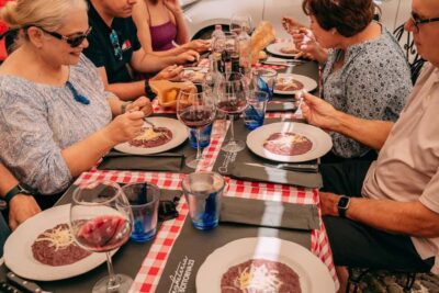 Verona: Food and Wine Tasting Walking Tour - Meet at Porta Borsari: the easiest way to start on time