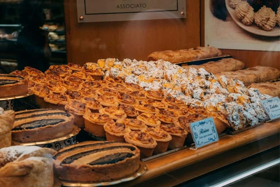 Verona: Food and Wine Tasting Walking Tour - Piazza delle Erbe: snacks that feel like local life