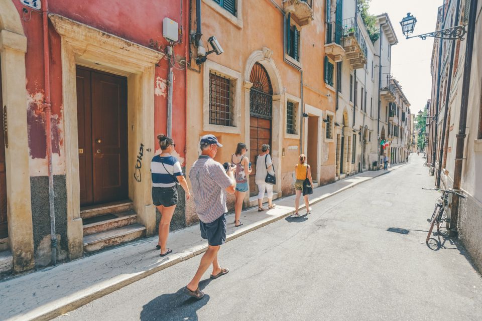 Verona: Food and Wine Tasting Walking Tour - Lunch moment: risotto all’Amarone and why it’s a big deal