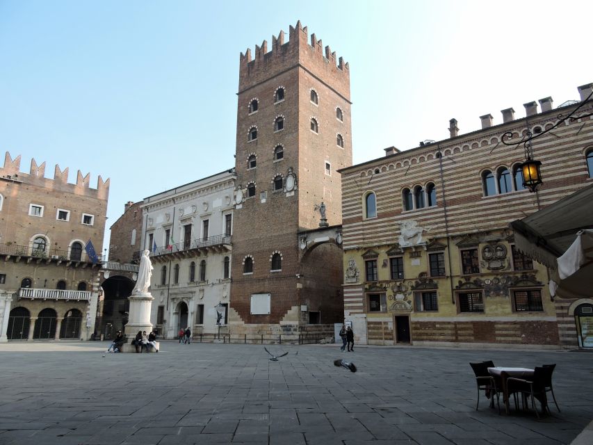 Verona Full-Day Tour from Lake Garda - Castelvecchio and the Arches Scaligere tombs: stone that explains power