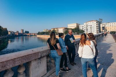 Verona: Highlights Walking Tour with Arena Priority Access - Castelvecchio Bridge and Scaligeri power: the medieval start