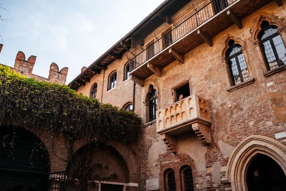 Verona: Highlights Walking Tour with Arena Priority Access - Juliet’s balcony area: romance with a guided sense of place