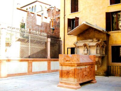 Verona: History and Hidden Gems Guided Walking Tour - Verona Arena: more than photos in Piazza Bra
