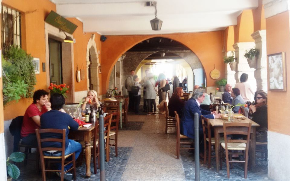 Verona: History and Hidden Gems Guided Walking Tour - Piazza dei Signori and medieval civic power