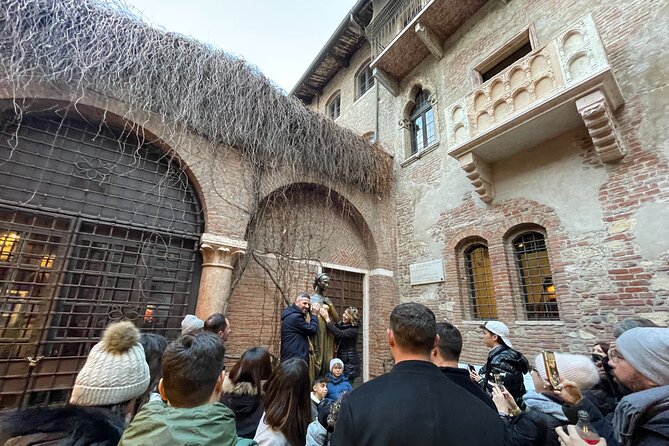 Verona Small Group Walking Tour with Cable Car and Arena Tickets - Piazza Bra to the Arena: easy orientation through iconic squares