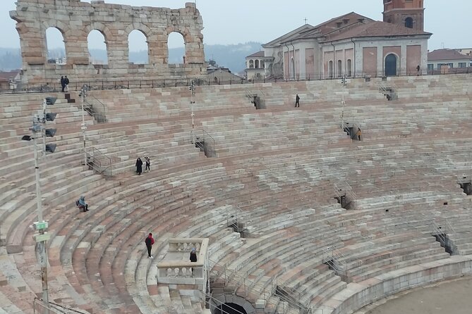 Verona Small Group Walking Tour with Cable Car and Arena Tickets - Juliet’s House stop: photos, statues, and what’s not included