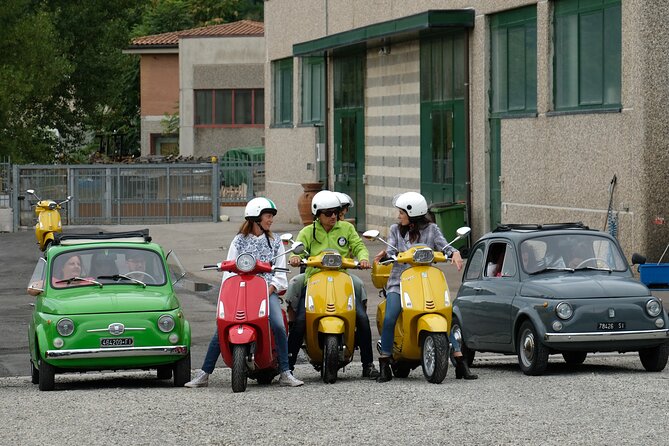 Vespa Tour with Lunch&Chianti Winery from Siena - Riding out of Siena: how the Vespa convoy really feels