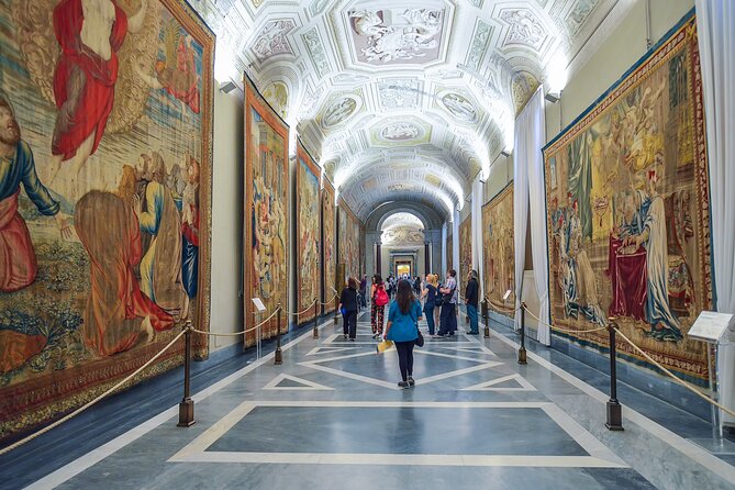 VIP Vatican, Sistine Chapel & St. Peter's Basilica Guided Tour - VIP start at the Vatican: what you’re really paying for