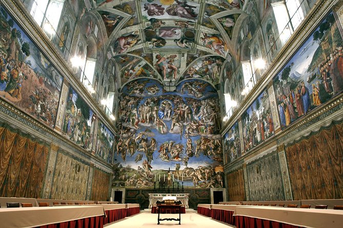 VIP Vatican, Sistine Chapel & St. Peter's Basilica Guided Tour - Courtyards and standout galleries: where the tour turns visual