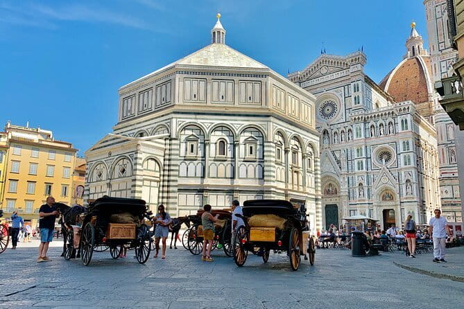 Walking Guided Tour of Florence landmarks - Basilica di San Lorenzo: Medici Burial Place in the Middle of the Market