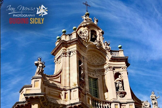 WalkingTour CATANIA - discovering the city of lava with a licensed guide - Meeting at Piazza del Duomo with a licensed guide