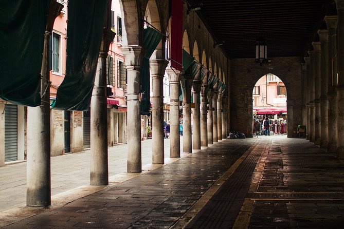 Welcome to Venice Group Tour St. Mark's Basilica & Gondola Ride - Timing, Walking Conditions, and the ID/Clothing Stuff