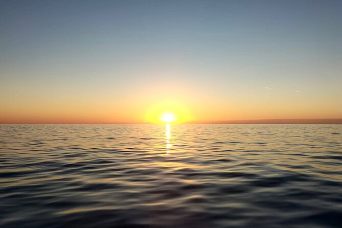 Where the Sun sets: your 5Terre Chill Cruise - Sunset from the middle of the sea: the finale that earns its hype