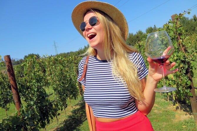 Wine Tasting Experience in Ponte Vecchio: Best Tuscany selection! - Where It Happens: Lungarno degli Acciaiuoli 6R, in Front of the Bridge