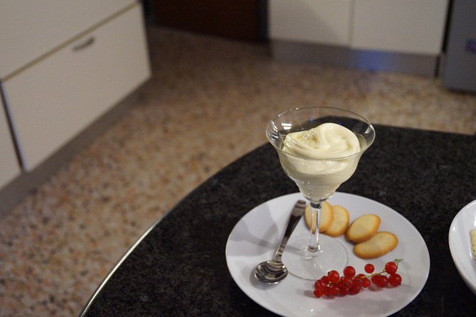 Yummy Cooking Class in Venice with Professional Chef - Patisserie time: crème patisserie and local cakes