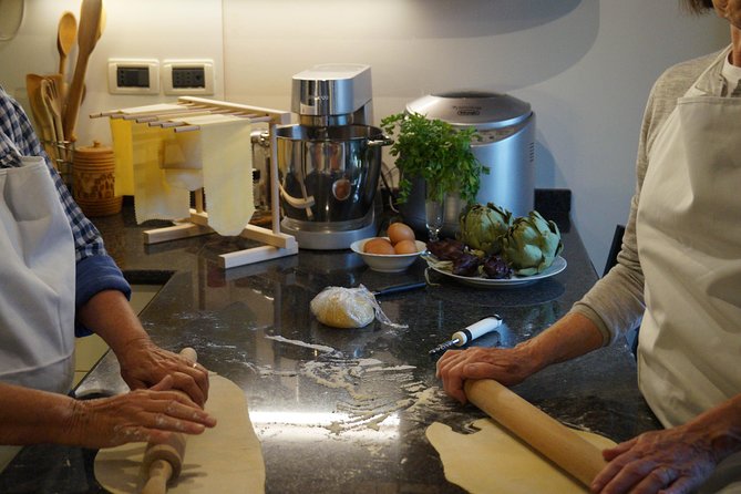 Yummy Cooking Class in Venice with Professional Chef - Campo Santa Margherita meetup: start where the city lingers